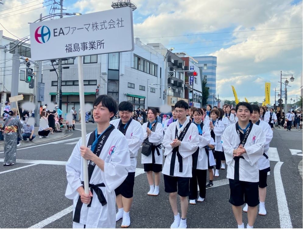 白河関まつり 踊り流しの様子