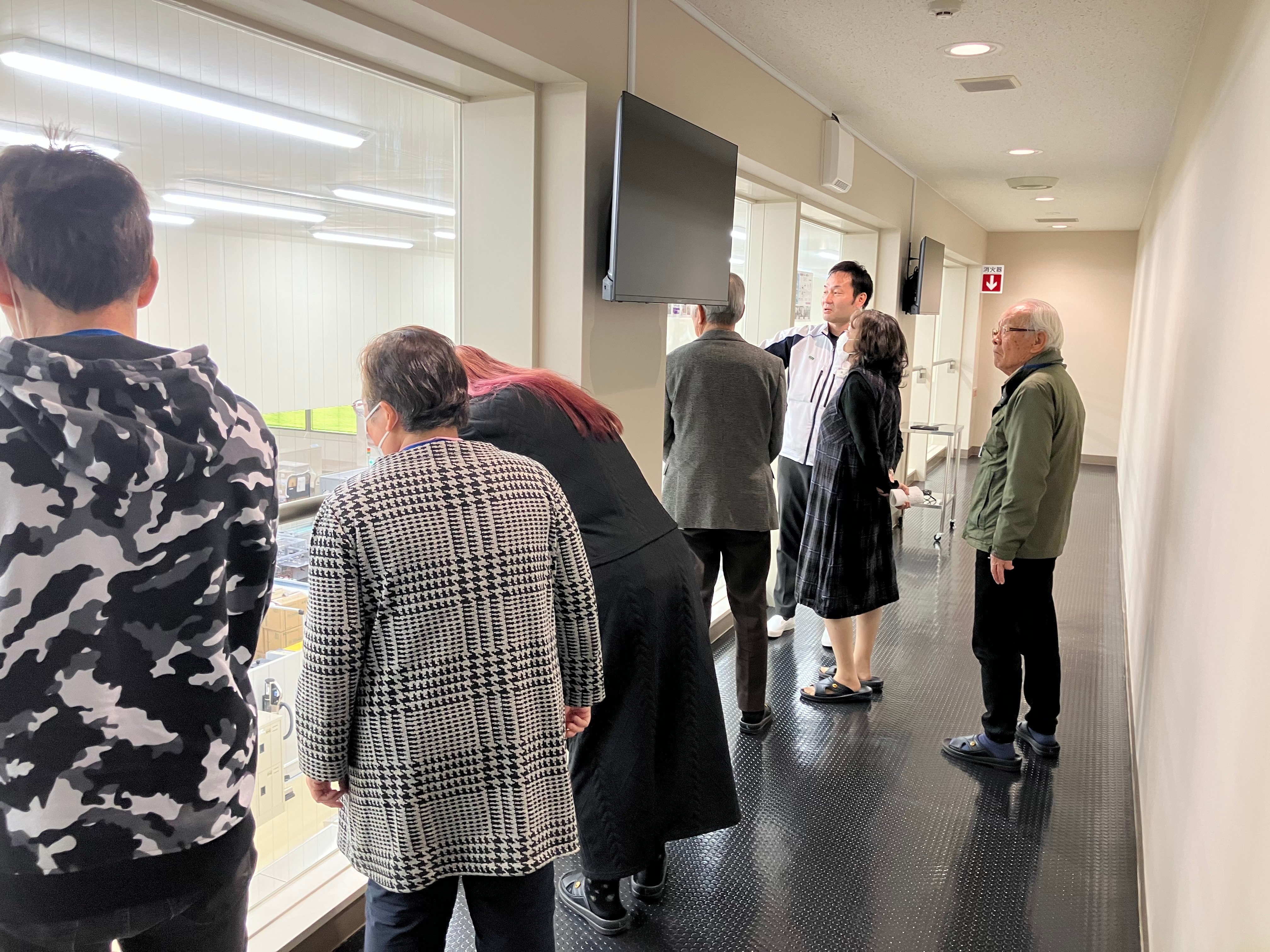 工場見学の様子