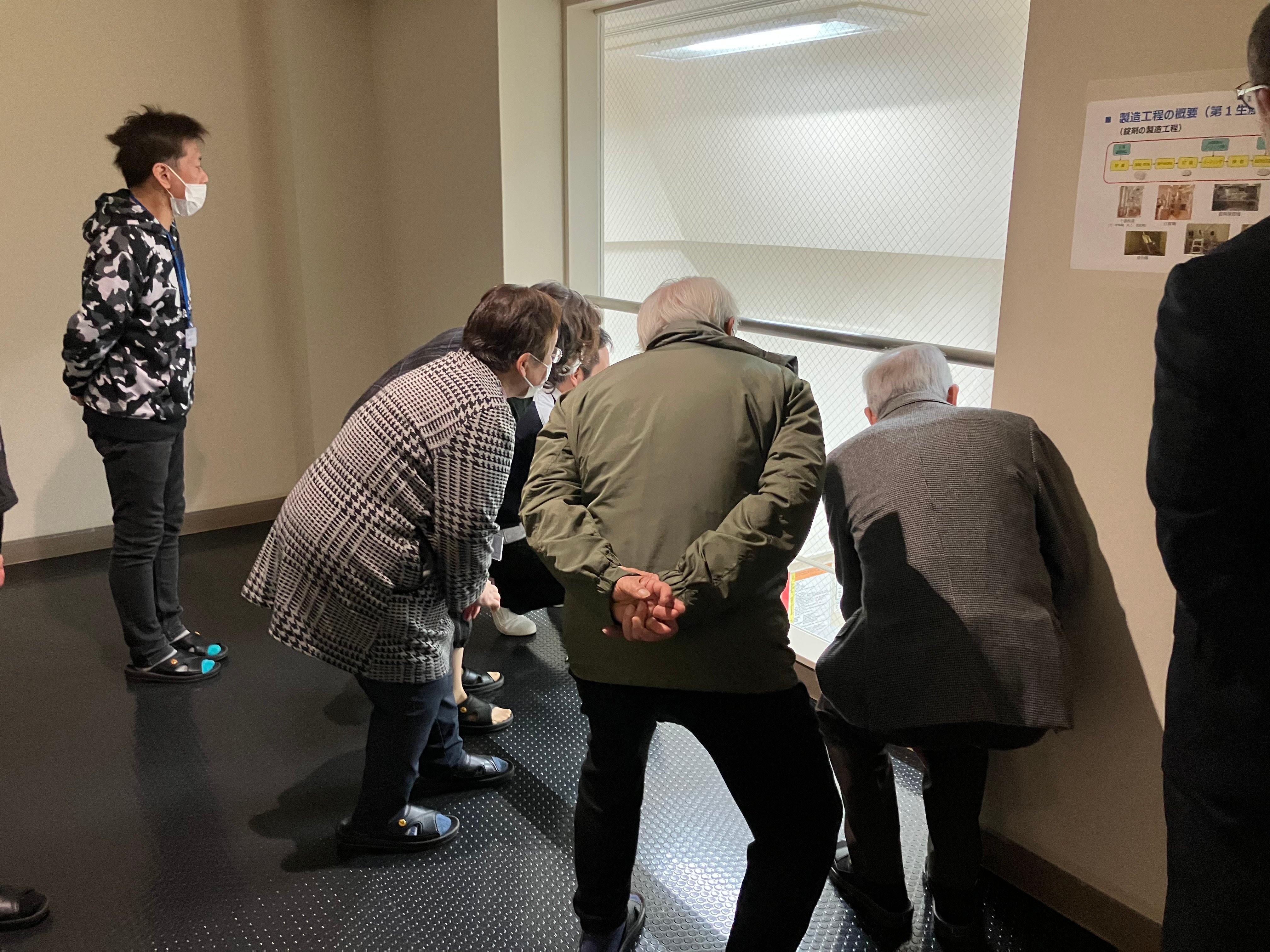 工場見学の様子